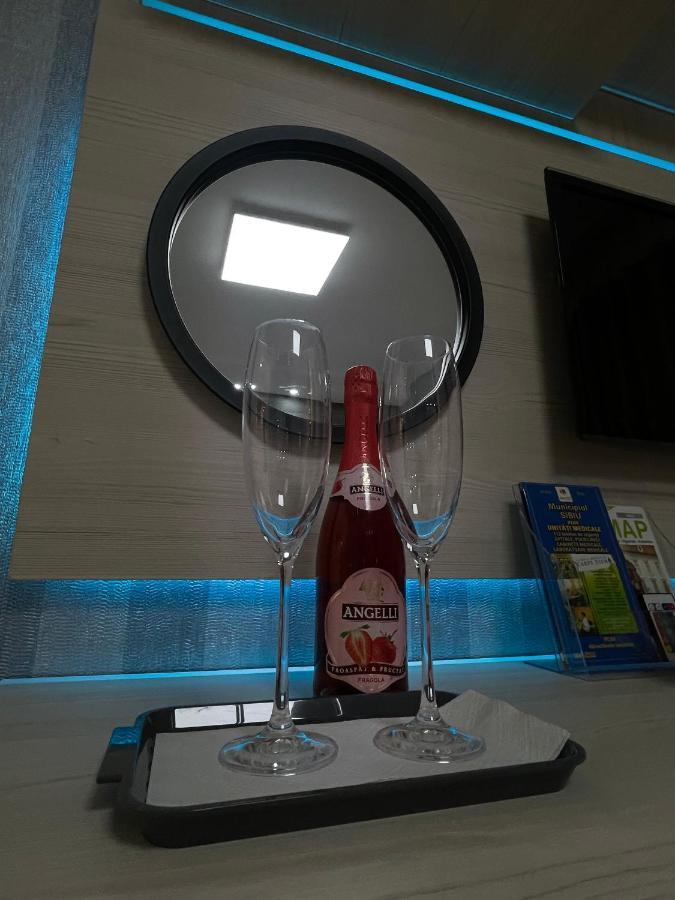 Voyage Cubic Adults Only Lejlighed Sibiu Eksteriør billede