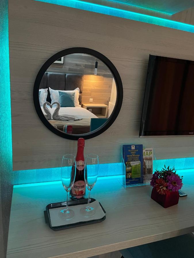 Voyage Cubic Adults Only Lejlighed Sibiu Eksteriør billede